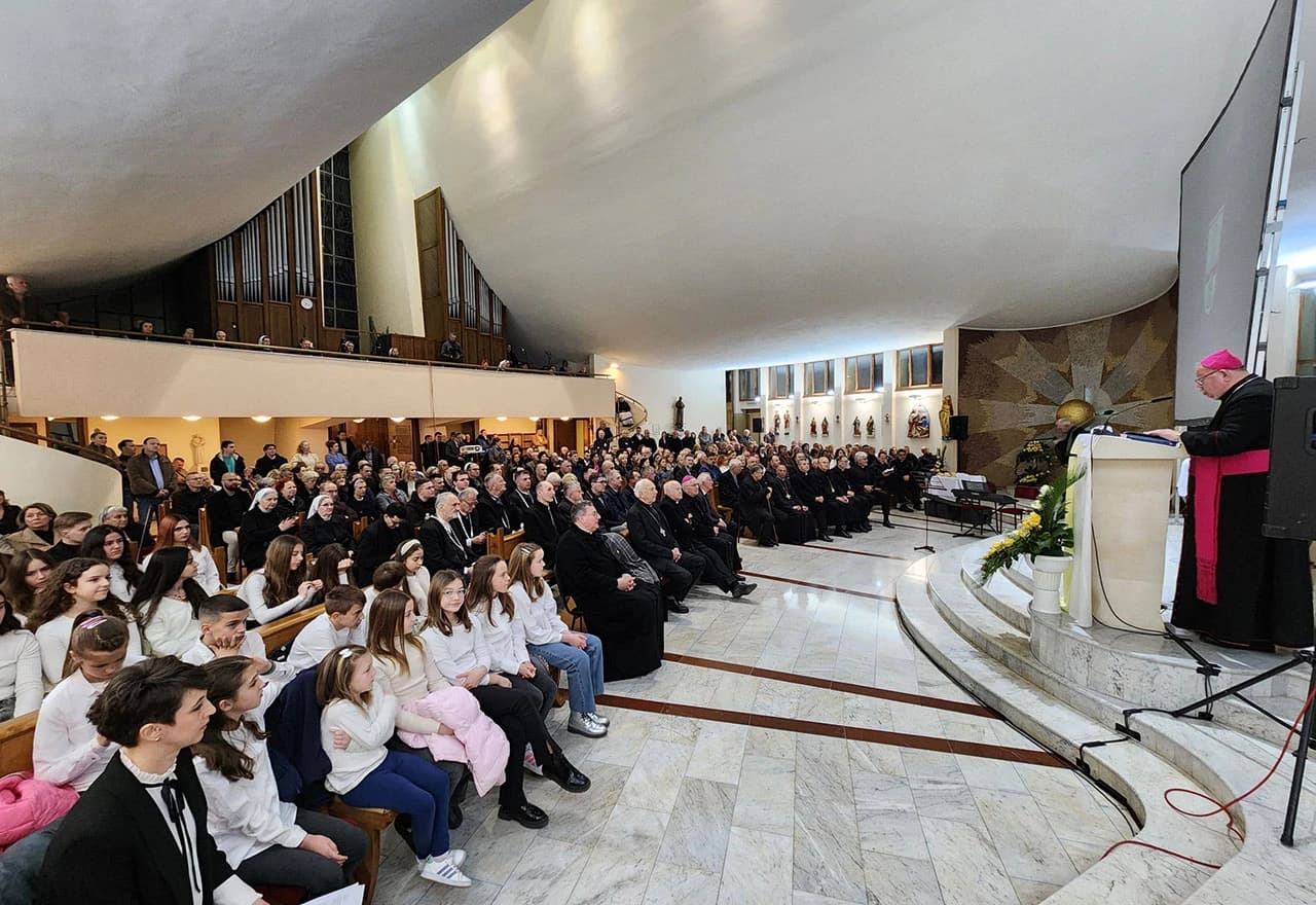 Nakon Misnog slavlja uslijedila je svečana zahvalna akademija...