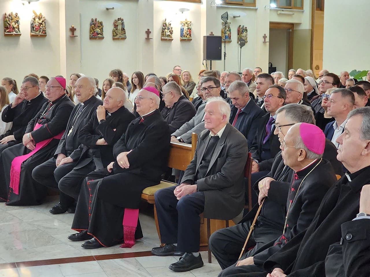 Oproštaj s vjernicima...