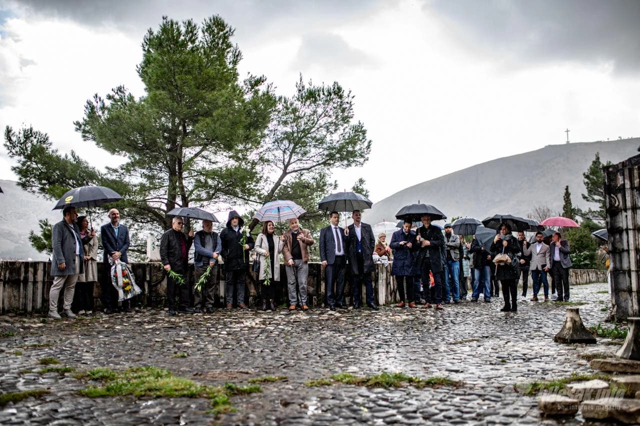 Cvijeće na Partizanskom za Dan neovisnosti