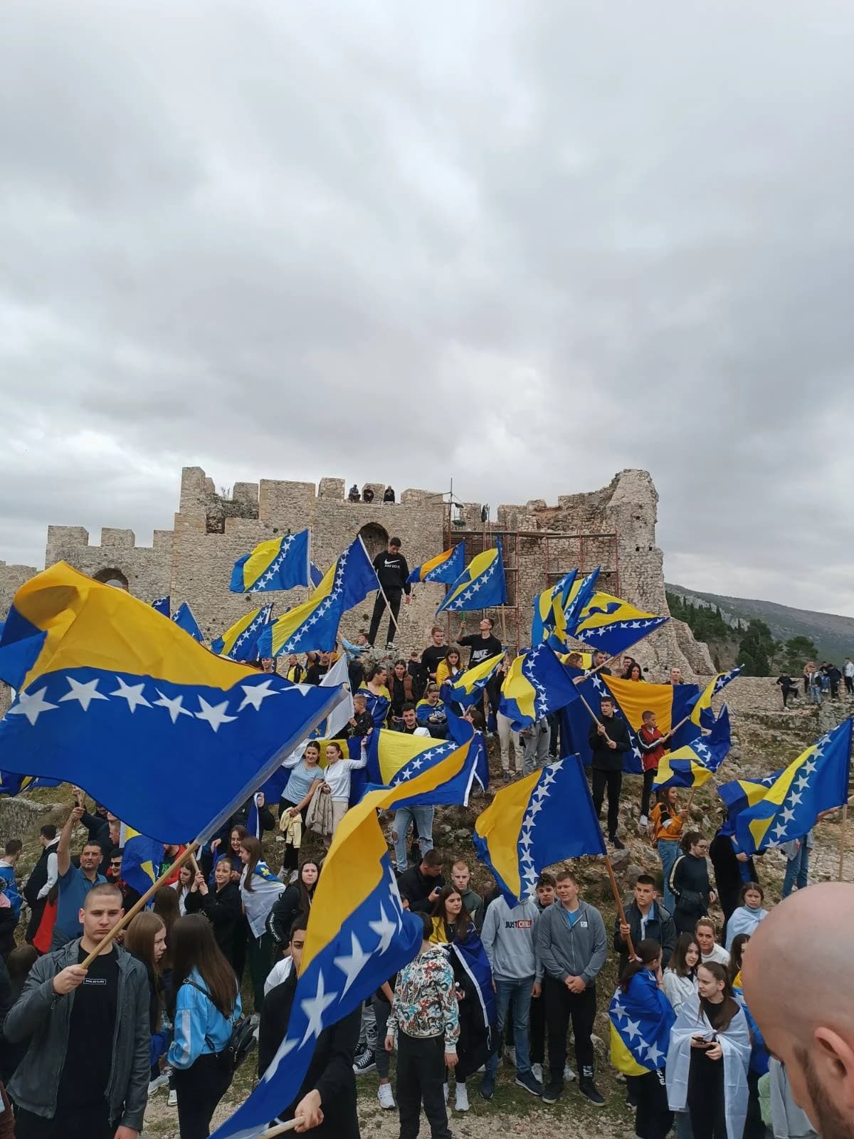 Mladi u Blagaju obilježili Dan neovisnosti BiH