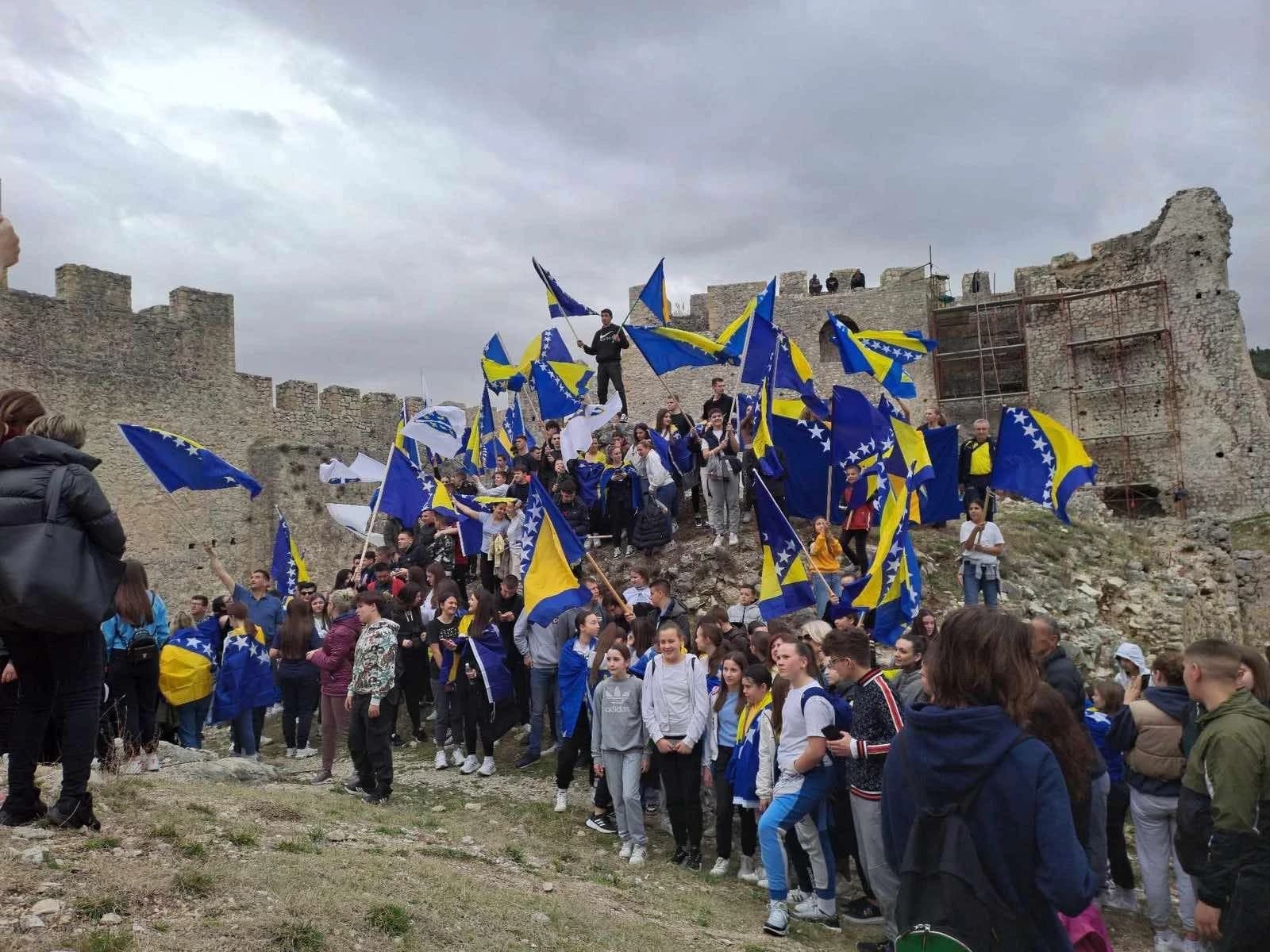 Mladi u Blagaju obilježili Dan neovisnosti BiH