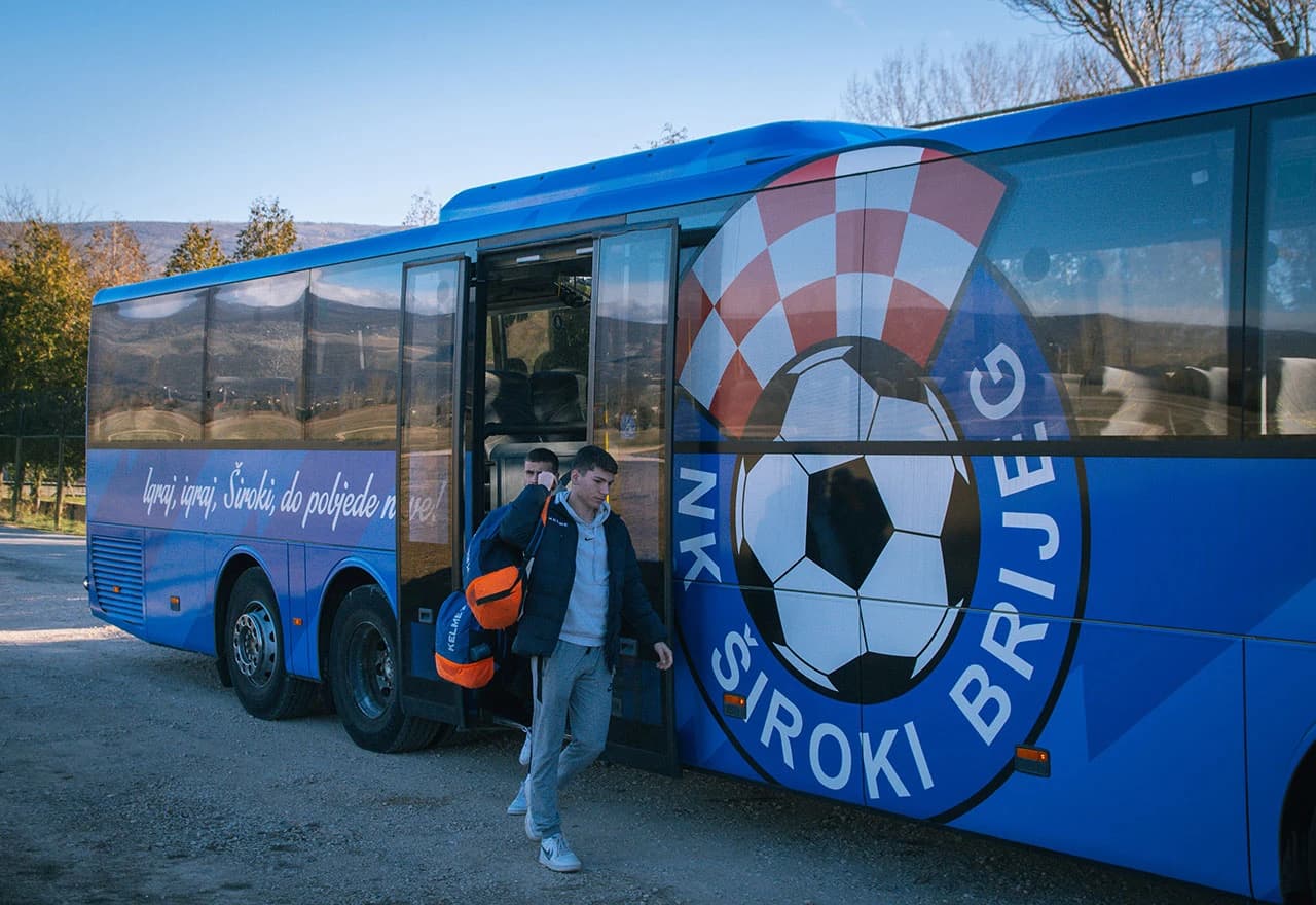 Personalizirani autobus u službi škole nogometa NK Široki Brijeg