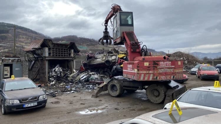 Uništavaju se vozila koja su oduzeta od 'bahatih vozača'