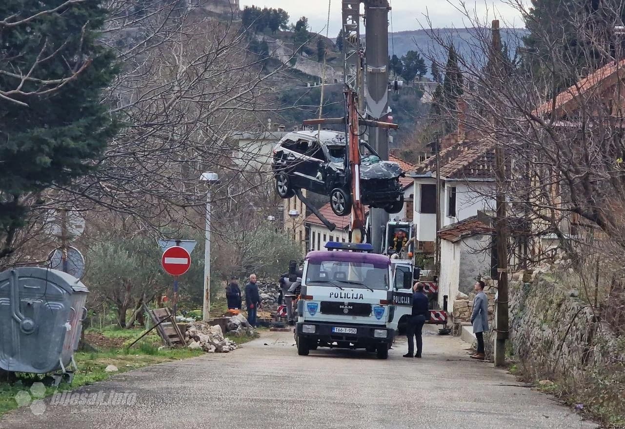 Iz rijeke Bregave izvučen automobil 