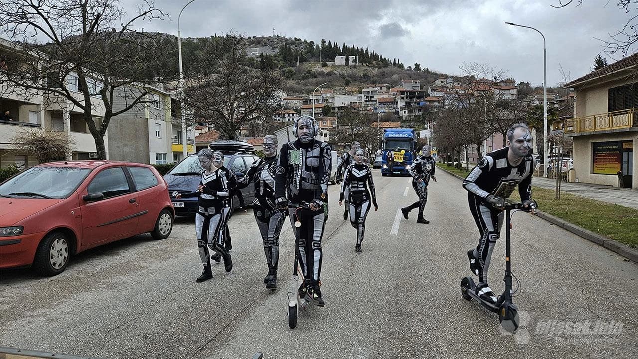 Maškare prodefilirale gradom, a Maškarska Republika preuzela vlast