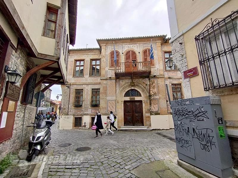 …stari dio grada u ravni…