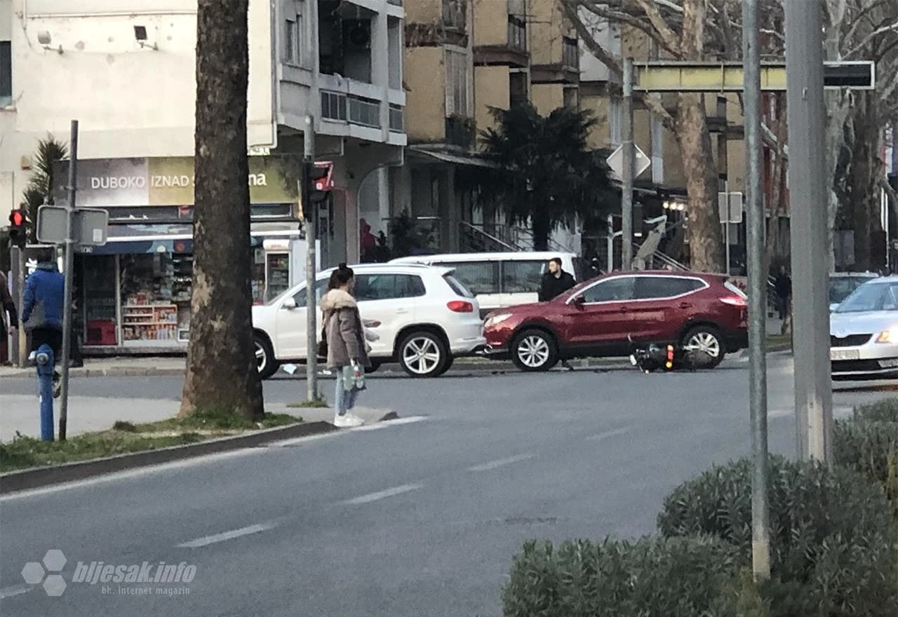 Sudarili se osobni automobil i motor