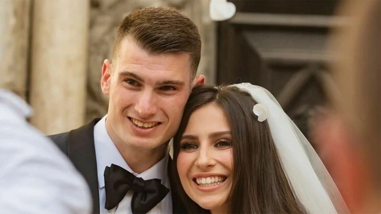 Dominik Livaković i njegova Helena