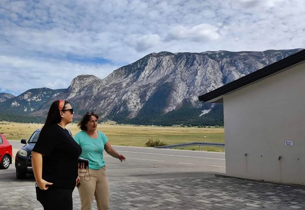 Preuređenje otvora pomoćne prostorije u Planinarskom domu Blidinje