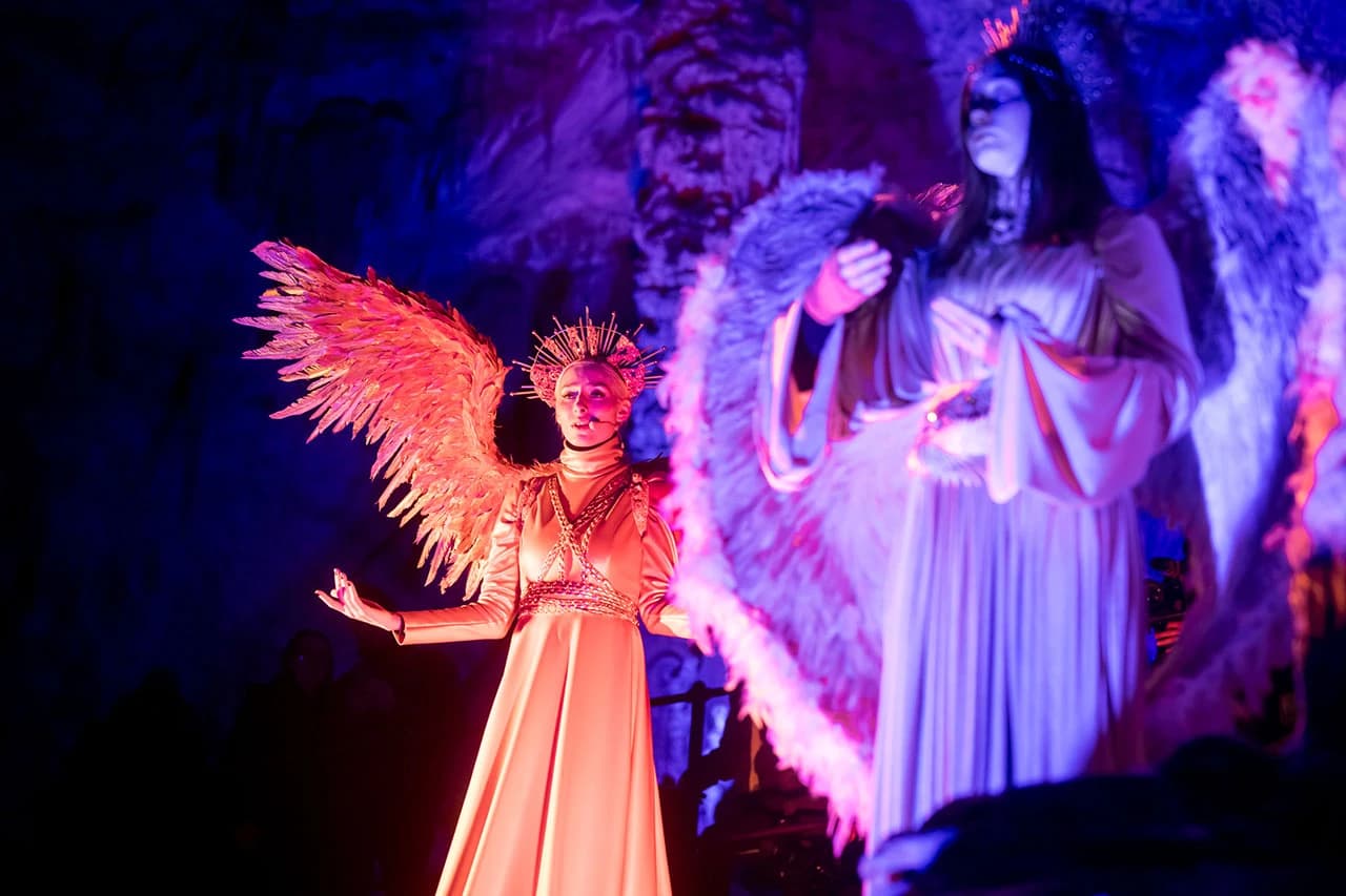 Božićna bajka u Postojnskoj jami