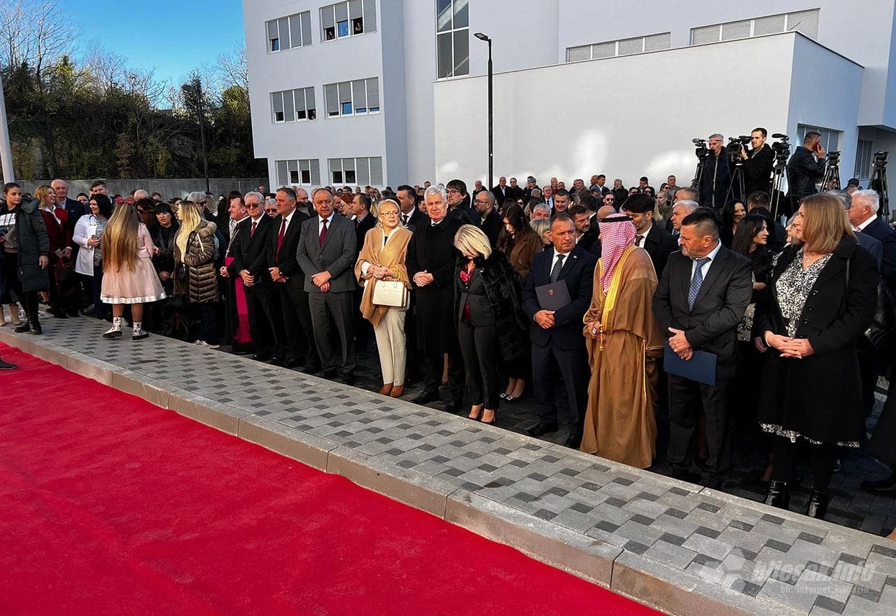Uzvanice na svečanom otvorenju Klinike za dječje bolesti SKB Mostar