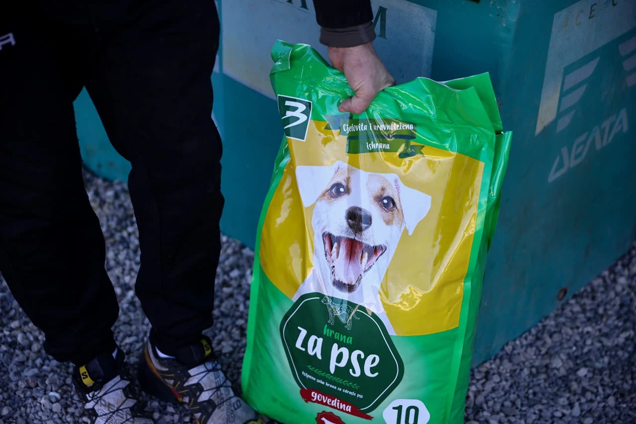 Donacija hrane Animal care centru