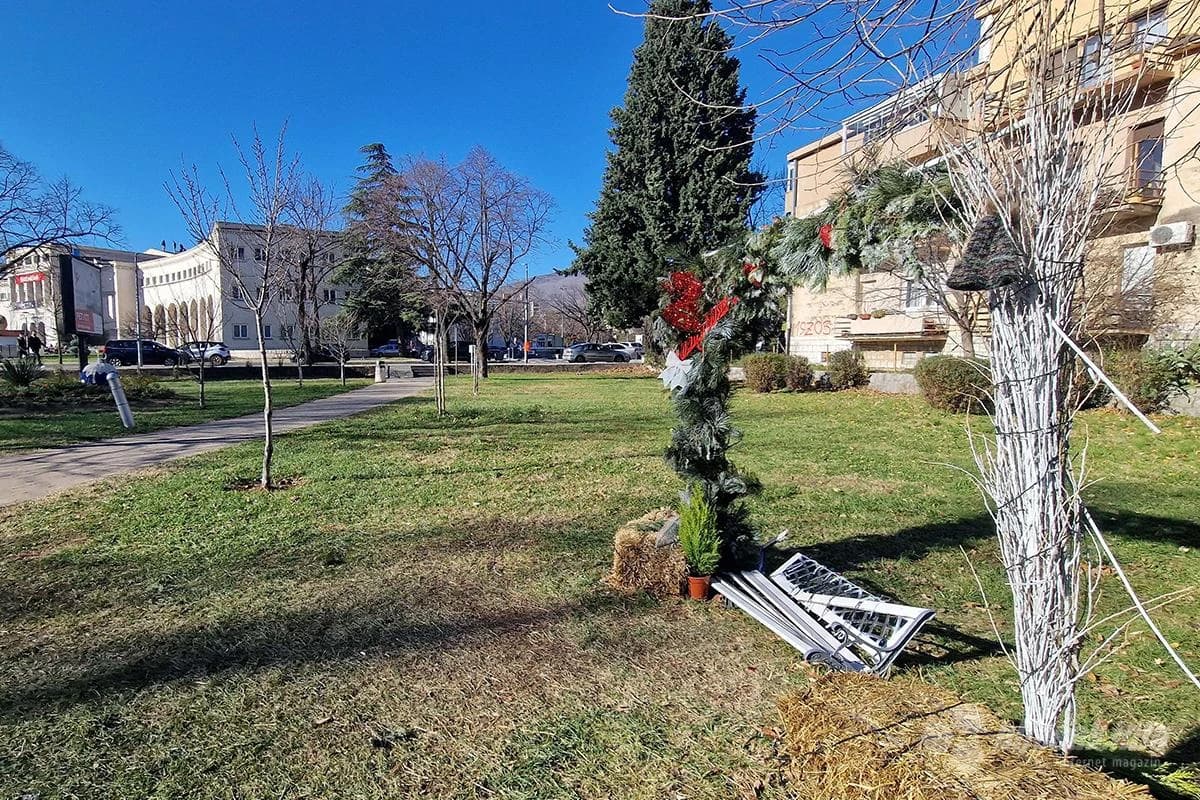 Jedan od najljepših kutaka na mostarskom Adventu uništen