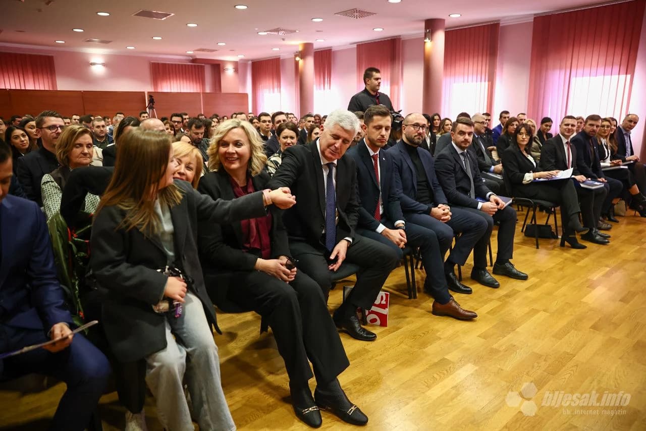 Mladež HDZ-a BiH predstavila svoju monografiju