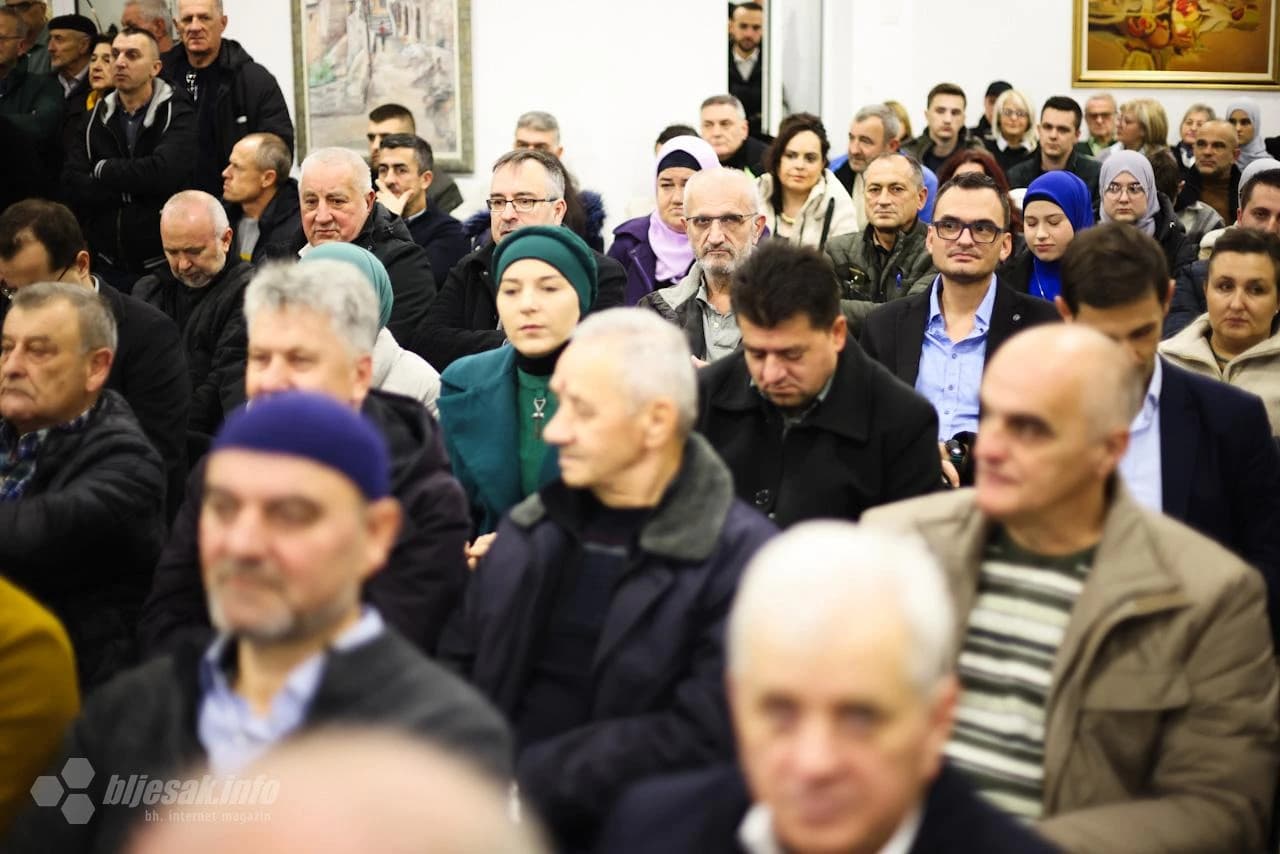 Promocija knjige "Lakišića harem u centru Mostara - trajanje i otimanje" u mostarskom Centru za Kulturu. 