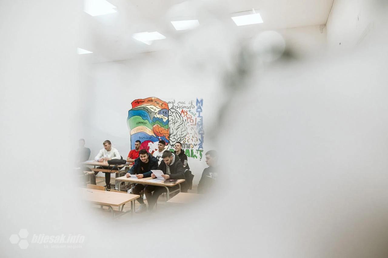 Izložba ''Između Četiri Zida''