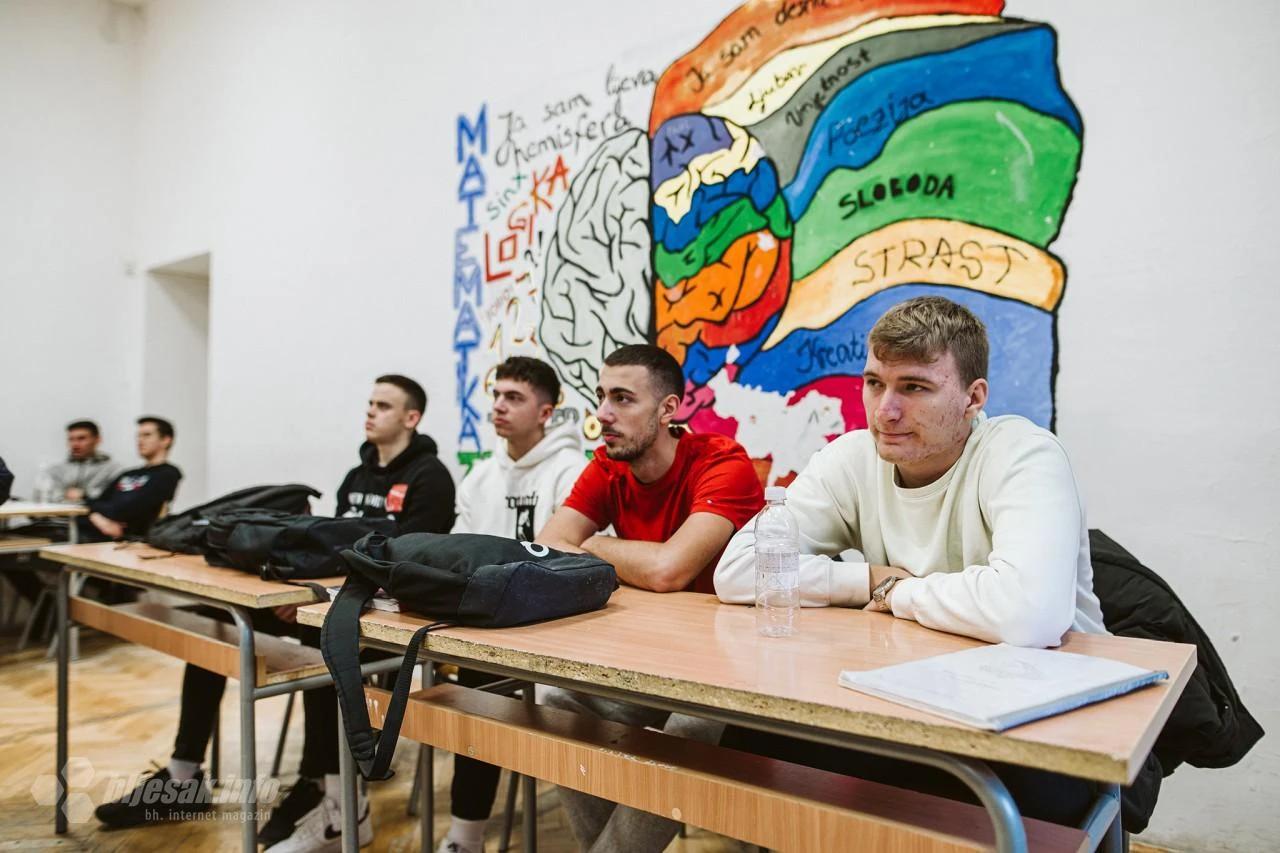 Izložba ''Između Četiri Zida''