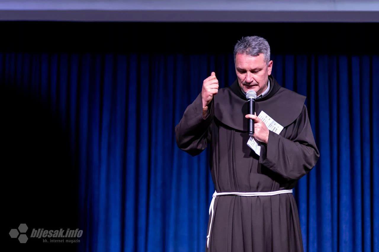 Tribina za mlade "Nova godina, stari ja"