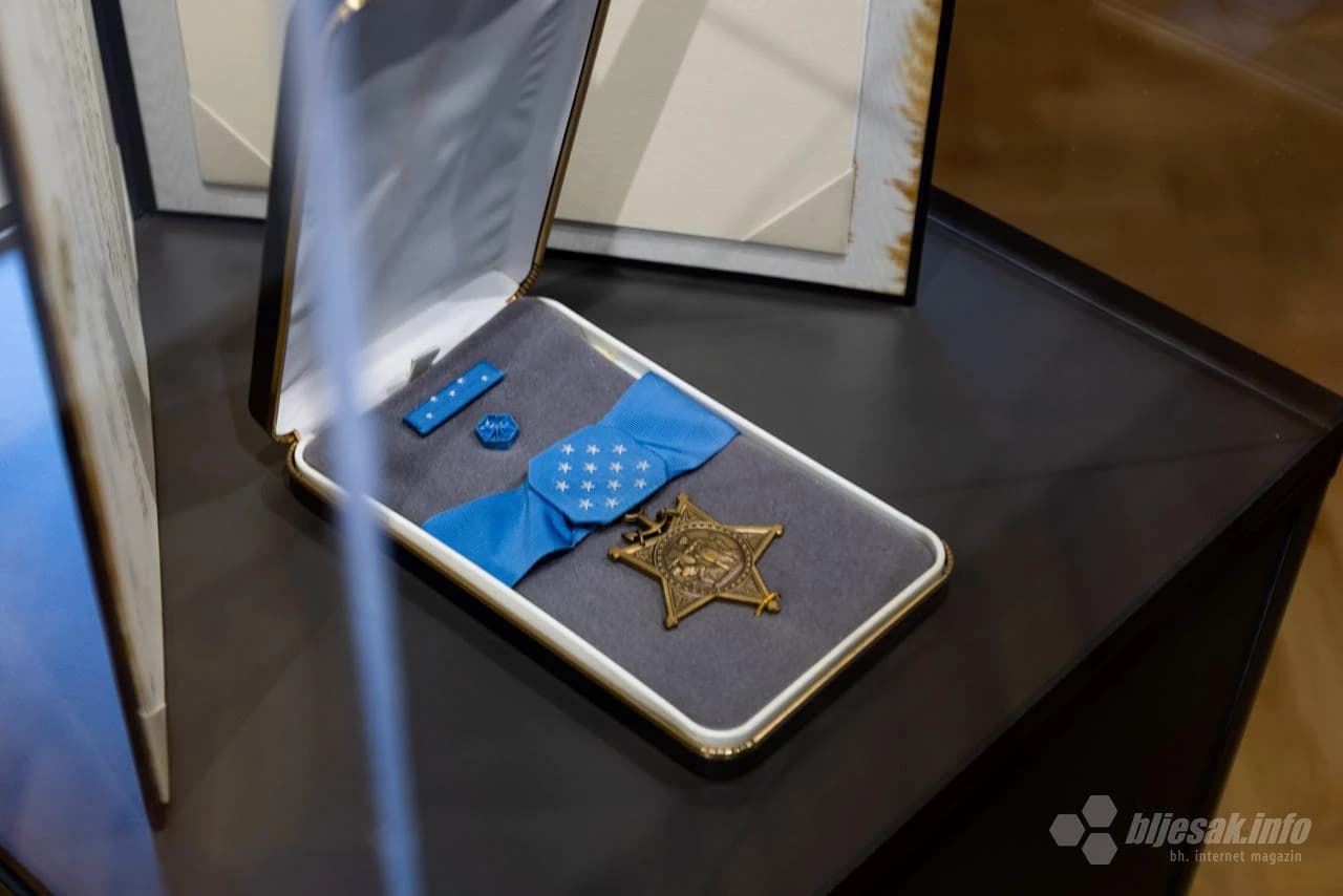 Svečanost otkrivanja spomenika Petru Hercegu Tomiću