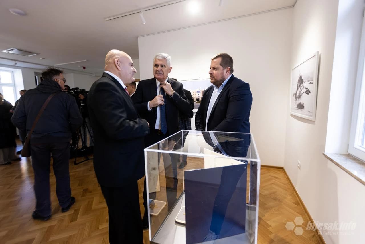 Svečanost otkrivanja spomenika Petru Hercegu Tomiću