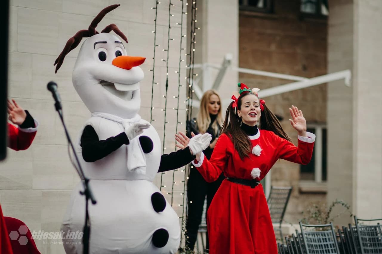 U sklopu manifestacije Advent u Mostaru upriličena je predstava 