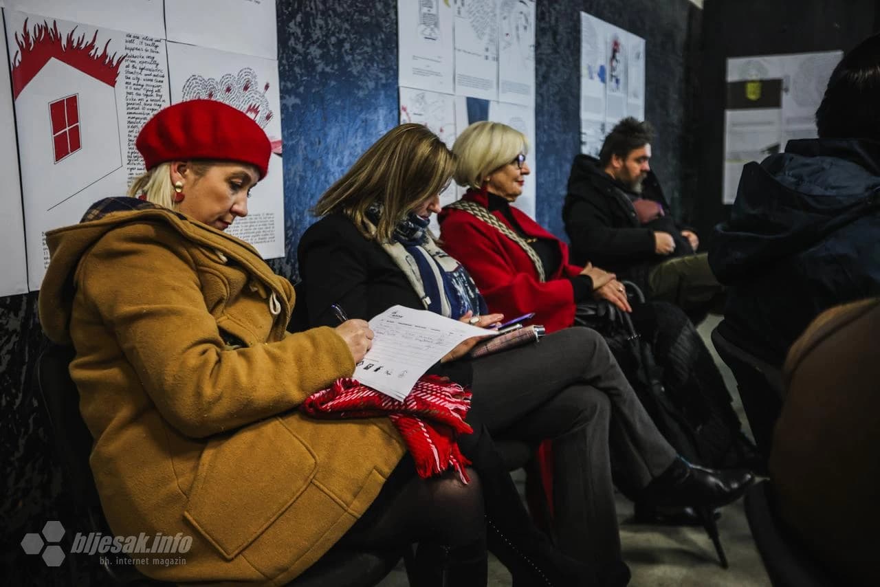 Diskriminacija žena u bh. društvu je očigledna i u konačnici dovodi do negativnih pojava poput epidemije femicida, istaknuto je na okruglom stolu održanom u prostorijama Omladinskog kulturnog centra (OKC) „Abrašević“ u Mostaru.