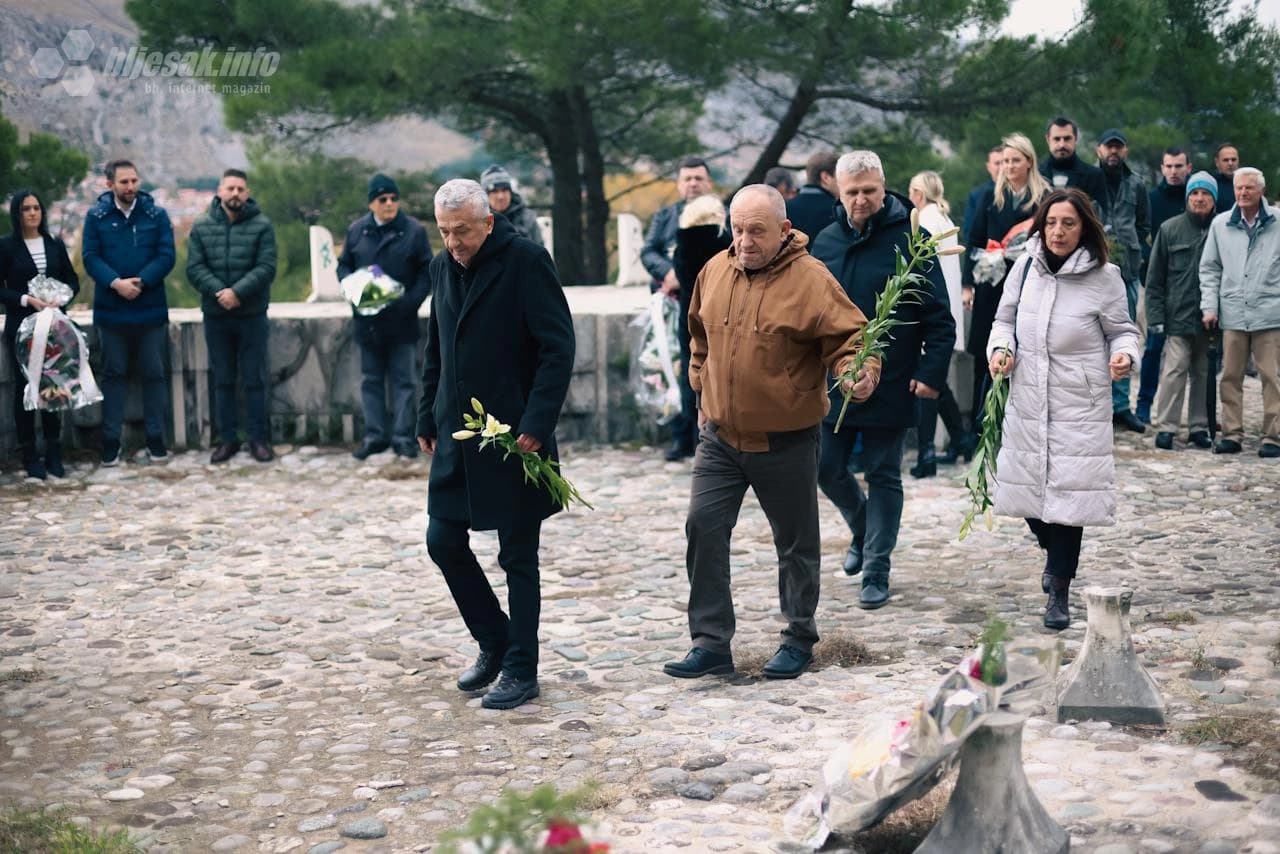 Obilježavanje Dana državnosti na Partizanskom spomen-groblju