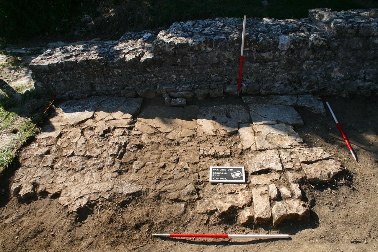 Arheološka iskopavanja  na nalazištu starokršćanske crkve u Cimu