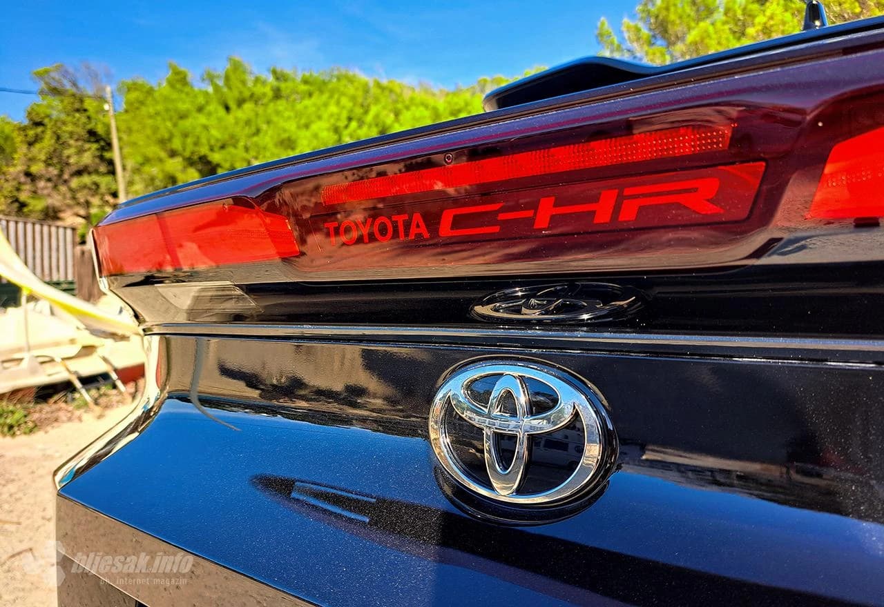 Toyota predstavila novi C-HR