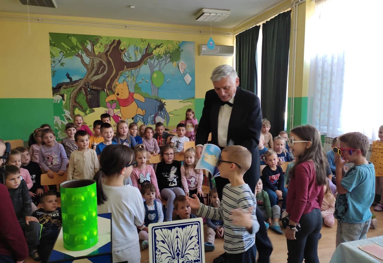 Mađioničar Maroko zabavljao mališane iz Ljubuškog i Vitine 