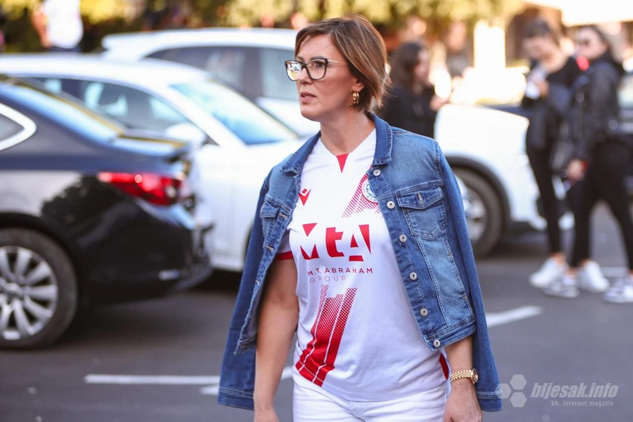 Navijači pristižu na mostarski derbi