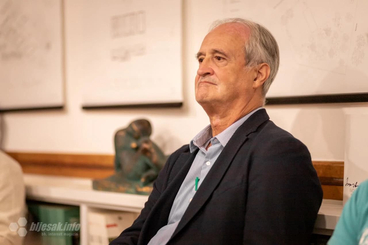 Predstavljanje knjige Izvan stroja