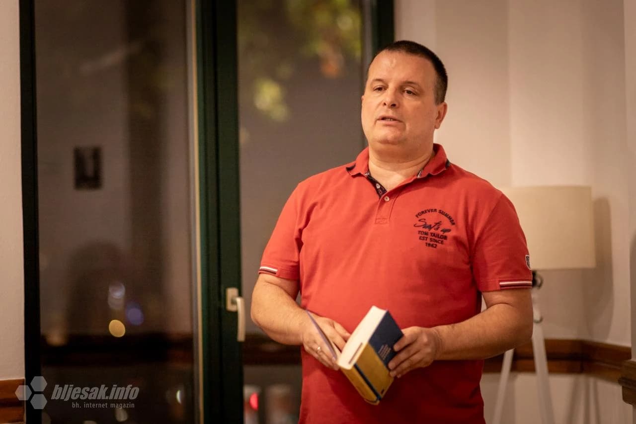 Predstavljanje knjige Izvan stroja