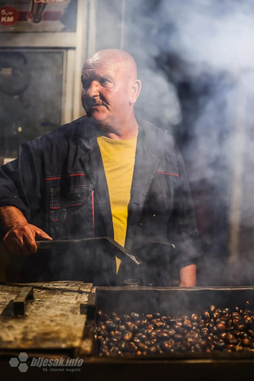 Još uvijek njihov miris jednako privlači prolaznike na mostarskim ulicama