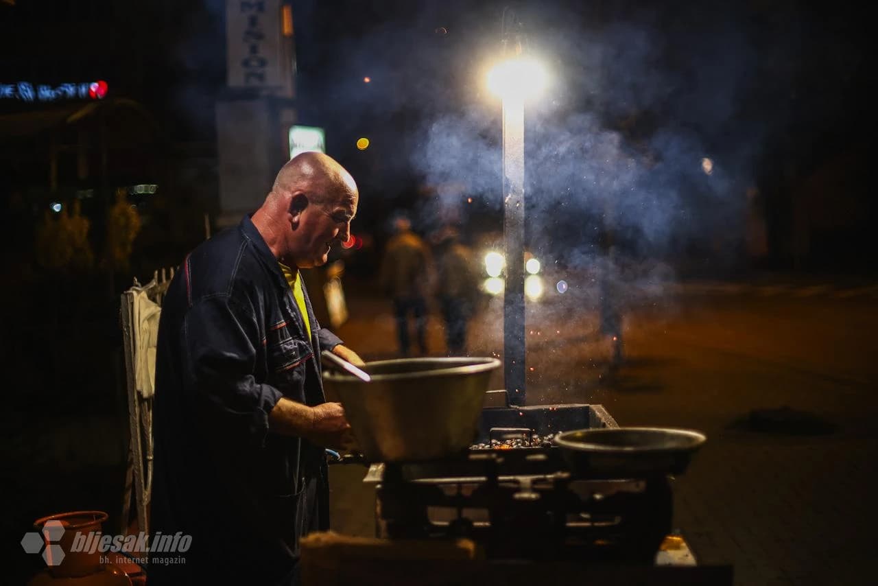Još uvijek njihov miris jednako privlači prolaznike na mostarskim ulicama