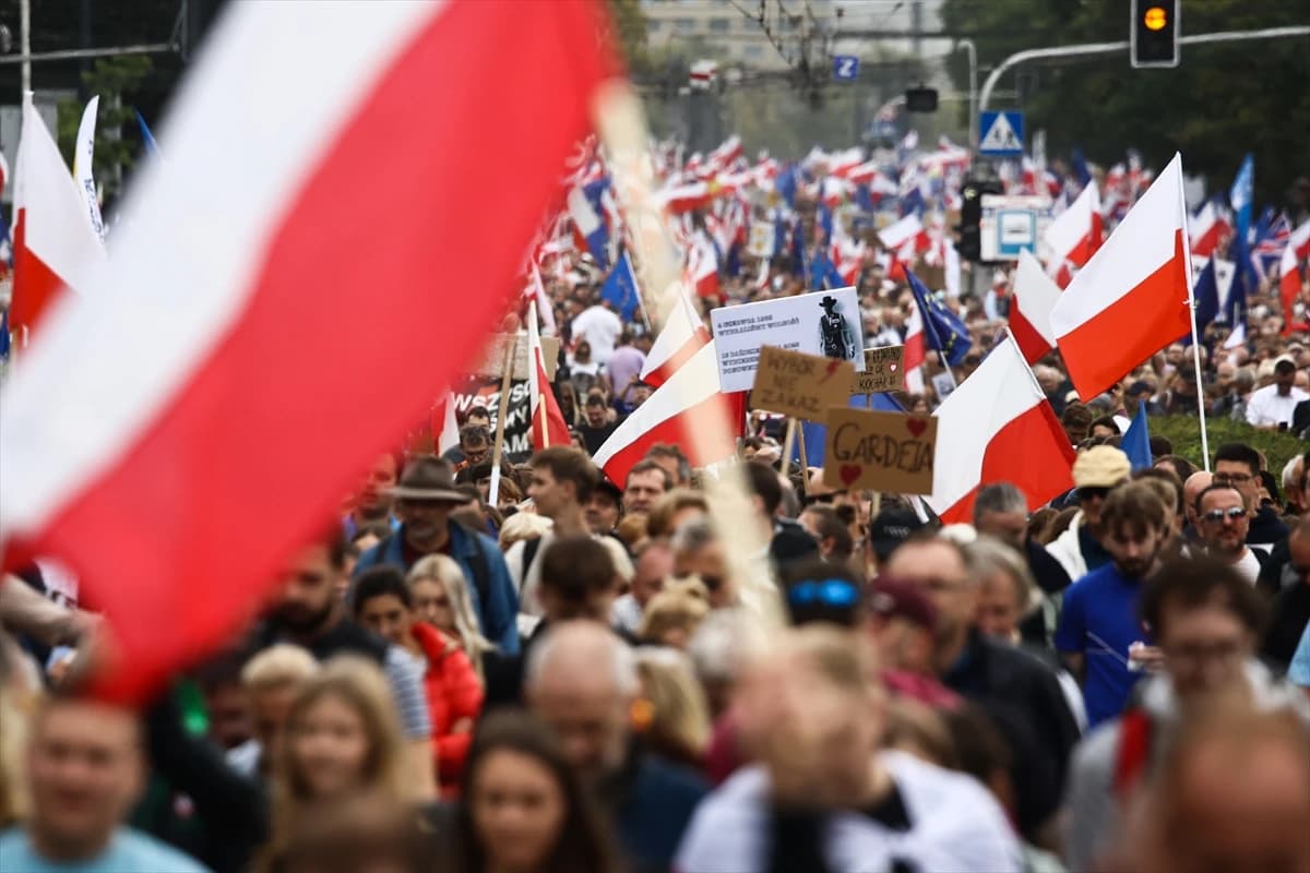 Miting opozicije u Varšavi