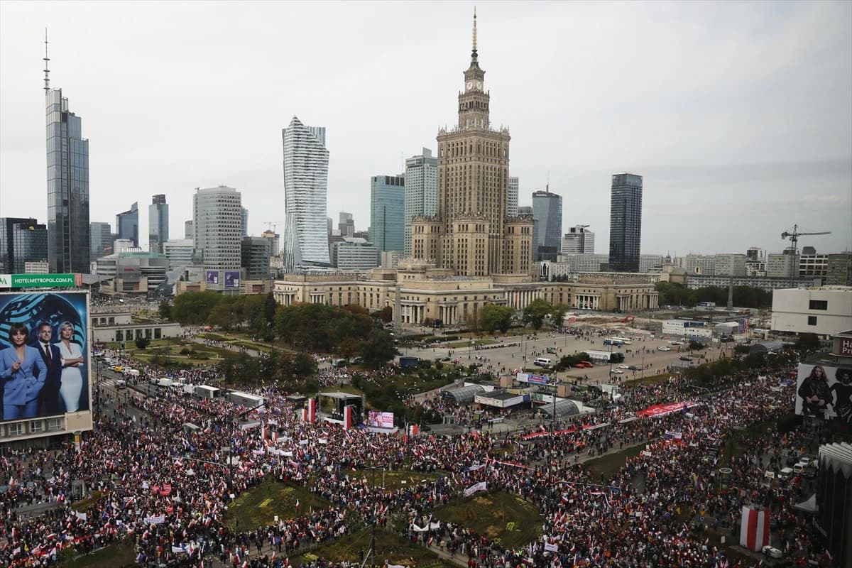 Miting opozicije u Varšavi
