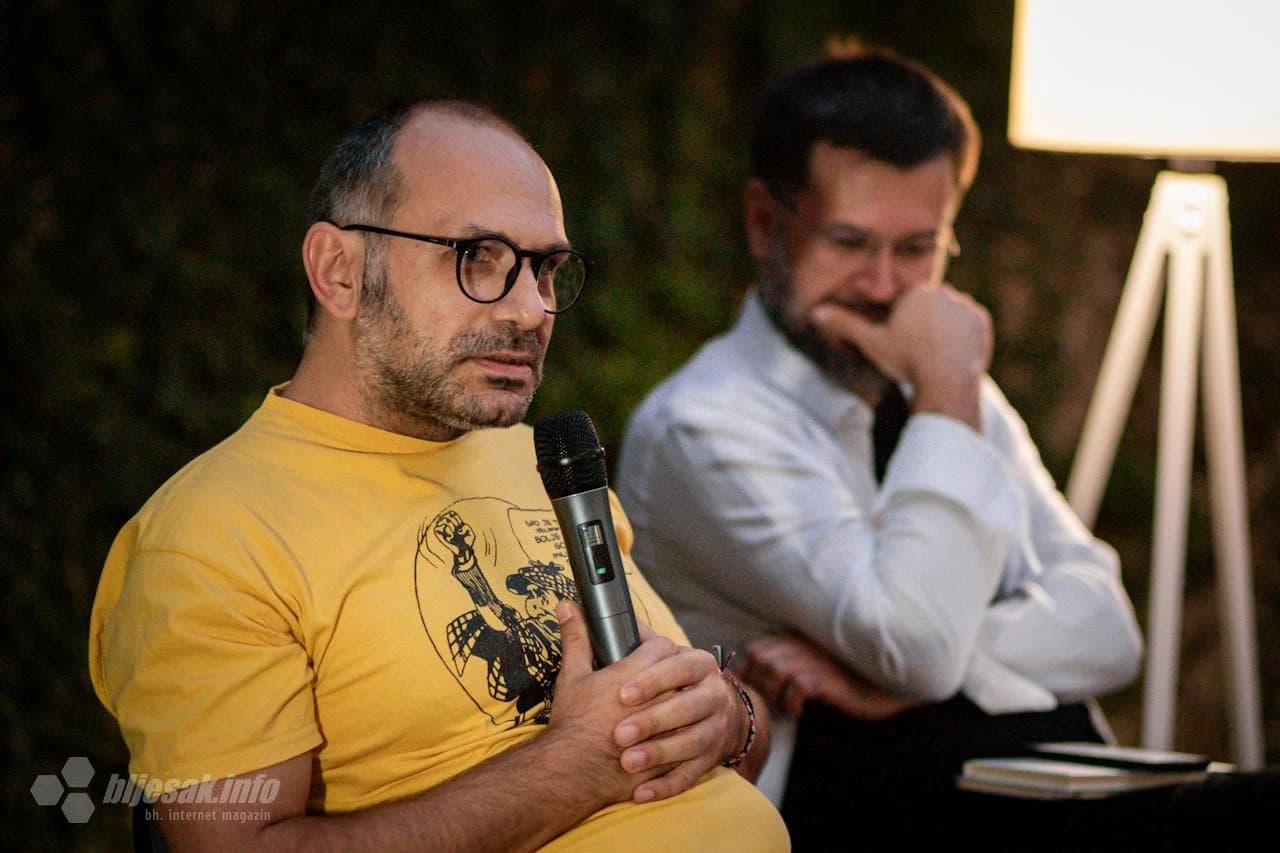 Čitanje poezije u Parku Zrinjevac