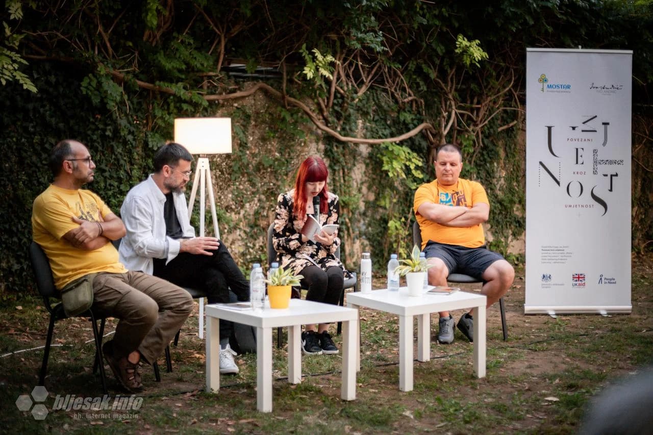 Čitanje poezije u Parku Zrinjevac