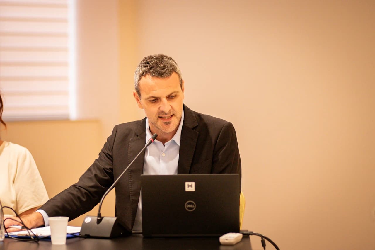 Panel diskusija  “Izazovi nepokretnih i slabo pokretnih osoba”