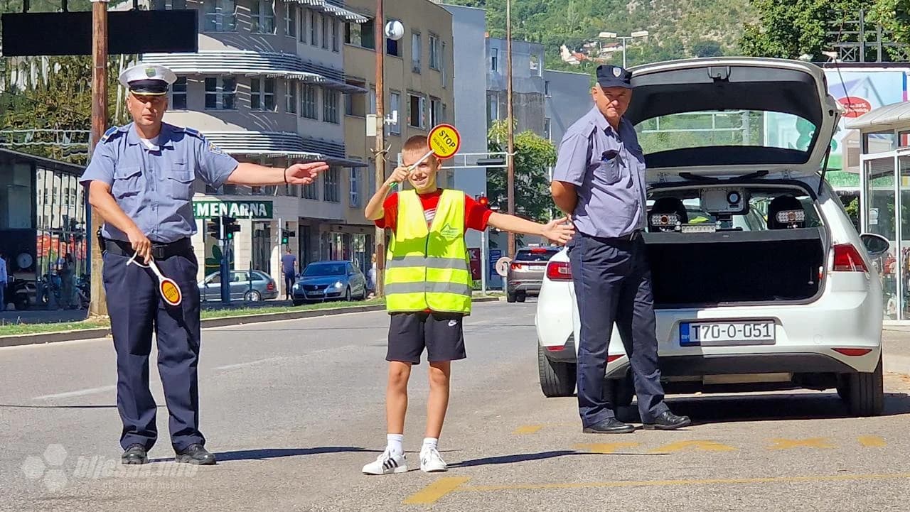 Školska patrola na ulicama Mostara