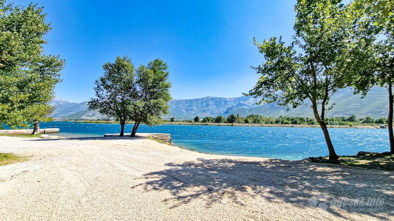 Obnovljena plaža u Raštanima