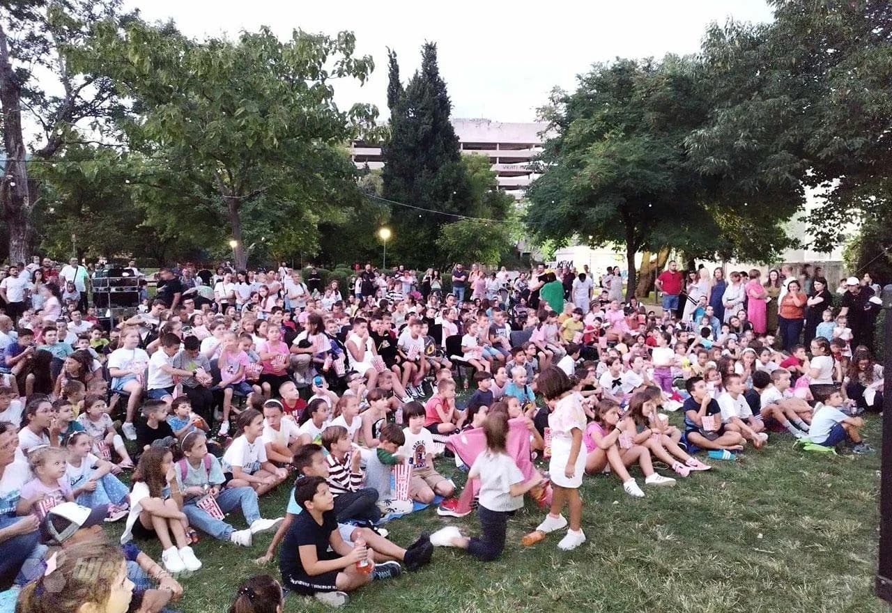 Otvoreno kino u Mostaru