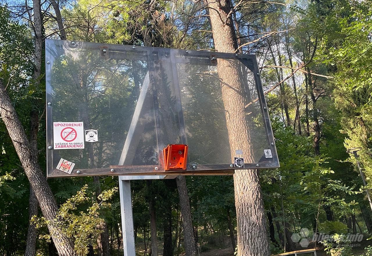 Gdje je nestao koš?