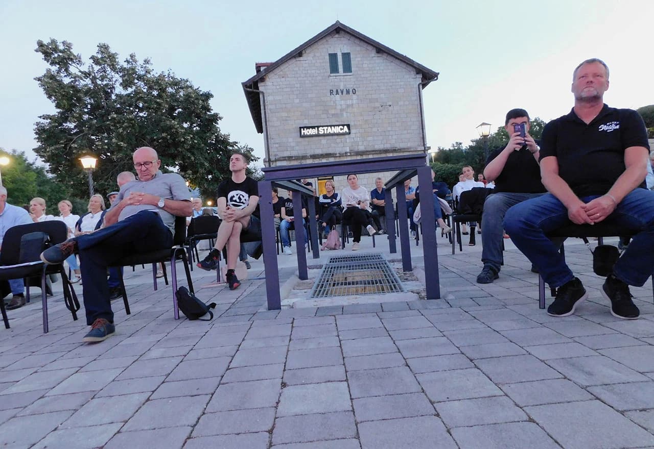 Pjesnička manifestacija Grgurovi hukovi