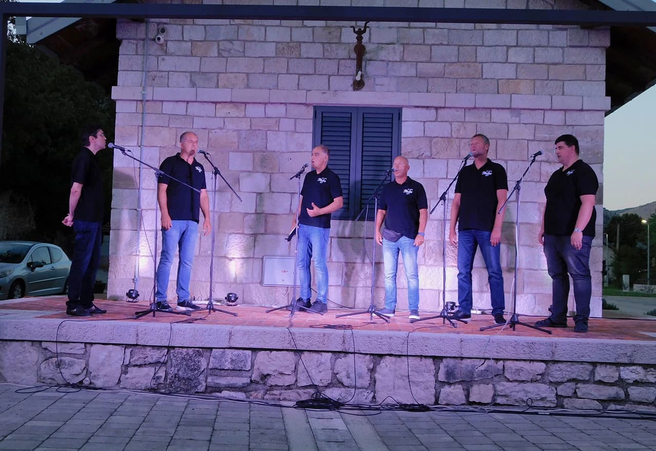 Pjesnička manifestacija Grgurovi hukovi