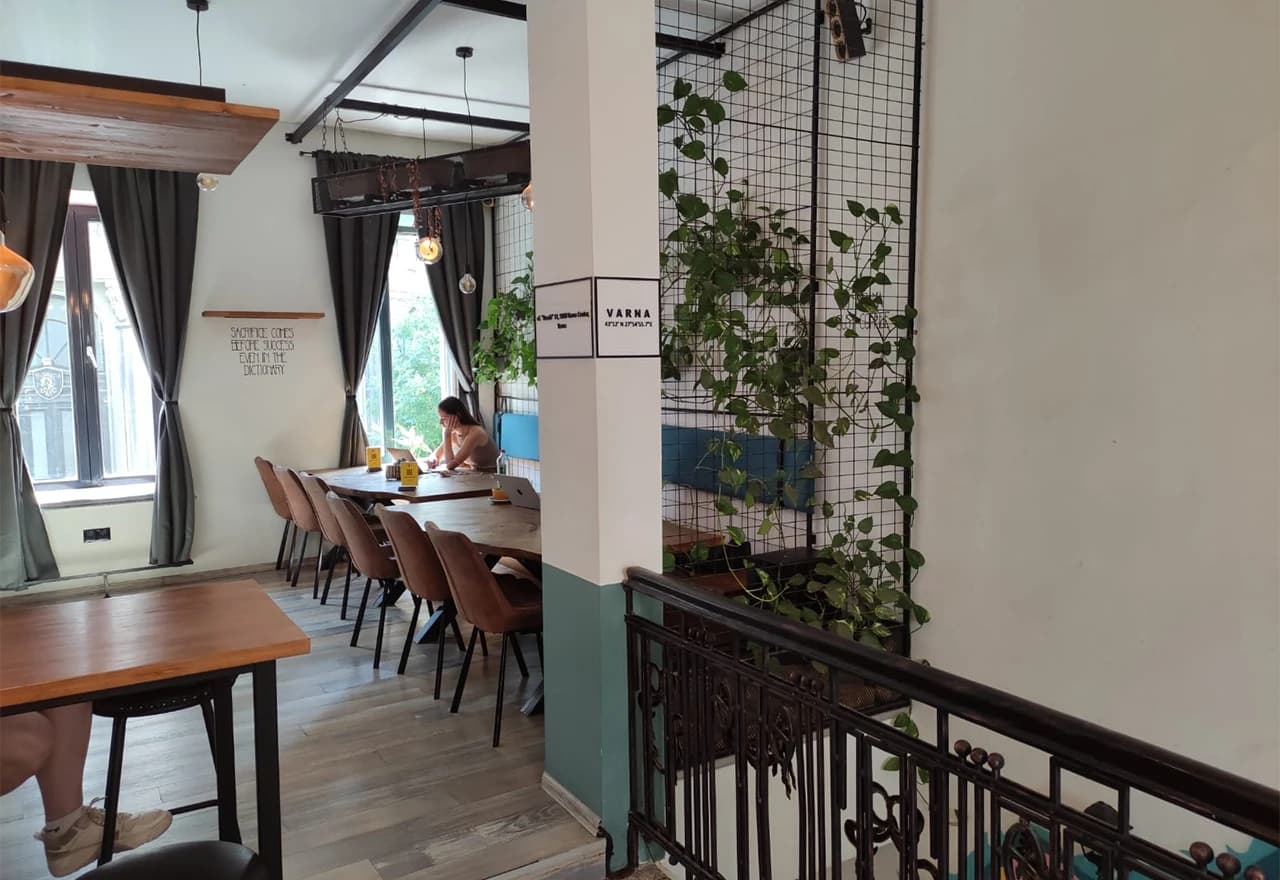 Digitalni nomadi uživaju u radu iz ovakvih co-working kafića