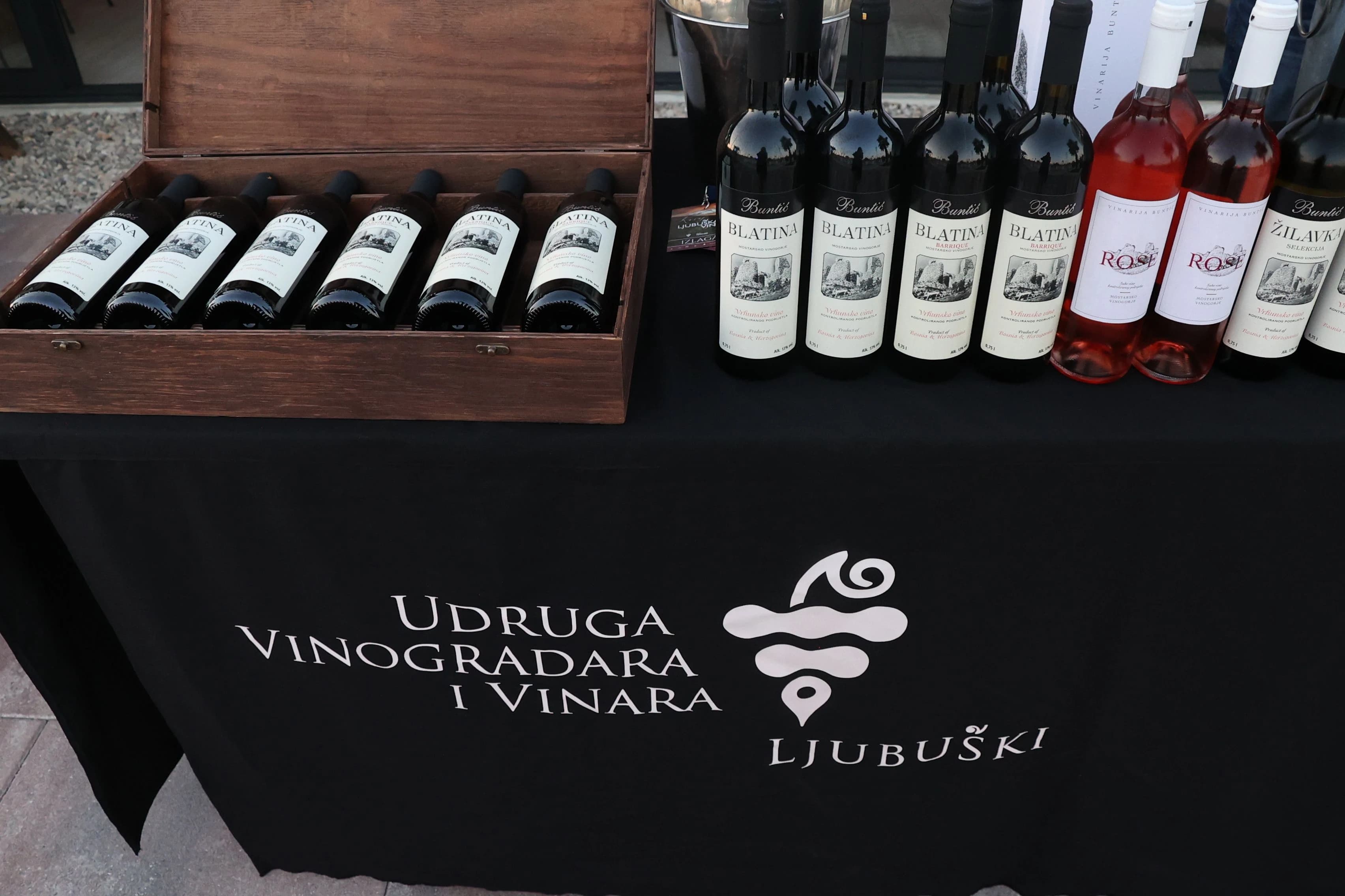 Manifestacija ‘Kušaj ljubuška vina’ okupila brojne ljubitelje vinske kapljice