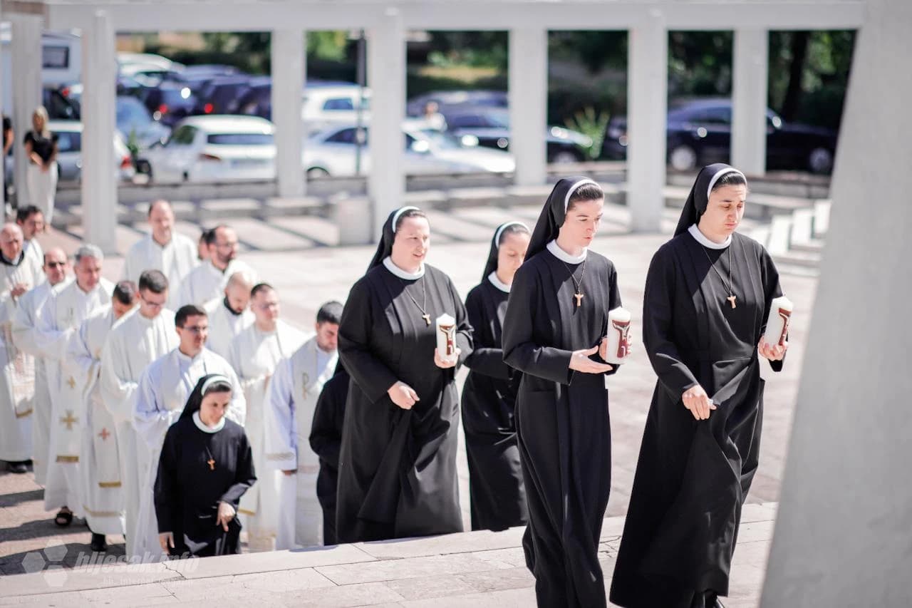 Zavjete su položile članice Školskih sestara franjevki Krista Kralja Mostar 