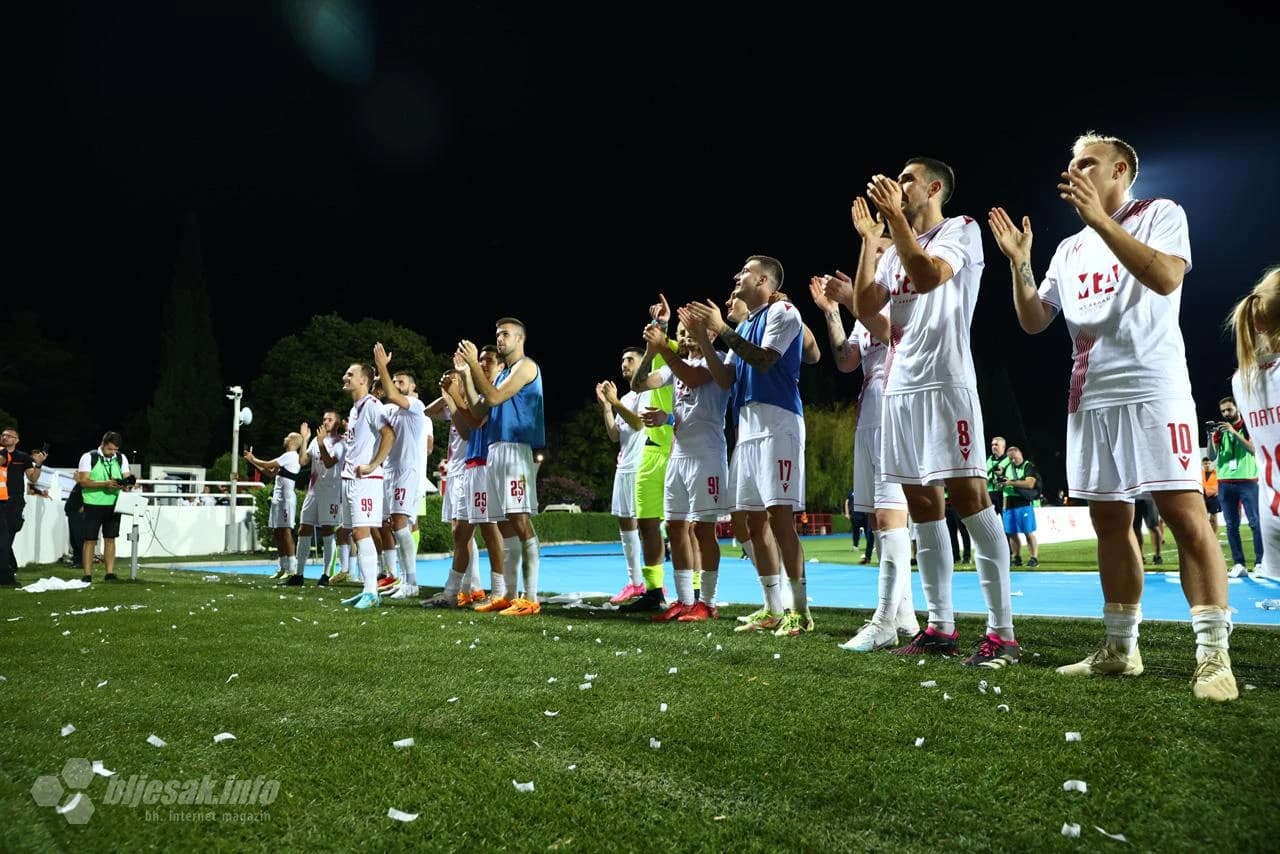 Slavlje igrača i navijača nakon pobjedničke utakmice s  Breidablikom 